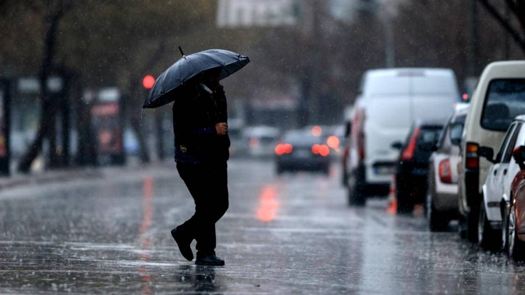 Meteoroloji Uzmanlarından Şiddetli Gök Gürültülü Yağış Uyarısı! O İllere Tek Tek Uyarı Geçildi